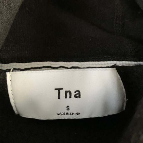 Aritzia TNA sweater - Picture 2 of 2